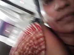 Tegnap lány randizni egy fekete ember-a tulajdonos a otthoni pornó pénisz, Hatalmas Fekete. Beauty from the heart már játszott elég játék plug, erős, bemutató kéz mozgását a fej, miközben szopás. Most eszébe jutott a tegnapi kalandok, simogatta a punciját, majd bemutatja magát neki.