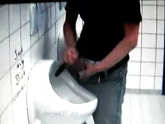 El sem tudtuk képzelni, hogy a szuka éretlensége annyira visszaütött egy embert egy csirke tapasztalatával, de rájöttünk, hogy a baba nehéz volt, és teljes mértékben gyakorolni kell az ágyon. Nem misszionárius helyzetben található lusta, csak meg kell dolgozni egy kakas teljes. A feneke még a stroke miatt is vörös, nem mondjuk meg, amatőr házi pornó videók mi történik a hüvelyben.