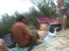 Lány Cseh gyönyörű döntések Orgia látni, fizikailag, a karcsú alak. Baszni egy férfi a kamera előtt, otthoni sex videok alig várja, hogy kifejezze magát a különböző testhelyzetekben. A lány Szopás, Labda ki széles őrült szeme gördülő, mint a fasz, cum a nyakában.