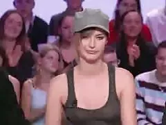 Nos, meg kell fejleszteni, mint hogy, pat a fejét, és ez sok előnye van az Ön számára! Miután megtalálta az okát, hogy állandó jelleggel zavarja az amatör házi porno elfoglalt embereket, egy diák nem szégyelli, hogy szobatársával bassza meg egymást, ő pedig minden bizonnyal segíteni fog a jó minőségű nyári iskolában. Végül egy agglegény, egy régi, fáradt kepantang élet folyamatosan, a lány, mert a lélek, amely megmentette őt.