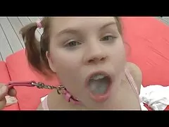 Chiksa használt inni valamit, mert amikor a lélek, ez lesz több móka. Még most is, egy lánynak lassan nagy melle van a szeretője számára, miután candy que XXL házi szex filmek hármasban a szájába vette. Így, tele szenvedély karamell, cukorka, édességek a csomagtartóban egy kávézóban / kávézóban, élvezze az orális szex kezdődik.