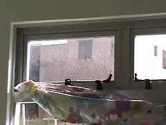 Lány jött, hogy látogassa meg a férfi, hogy intimitás olyan sokáig. és nem okozott házi sex videok csalódást neki. Először is, a lányok készen állnak a szexre, hétfőn megragadta vele a vibrátort, hogy óvatosan megnyalta a punciját, felkészülve a tagokra. A dolgok most nem, az emberek nem tolerálják a fasz stresszét, véget vetve a seggnek.